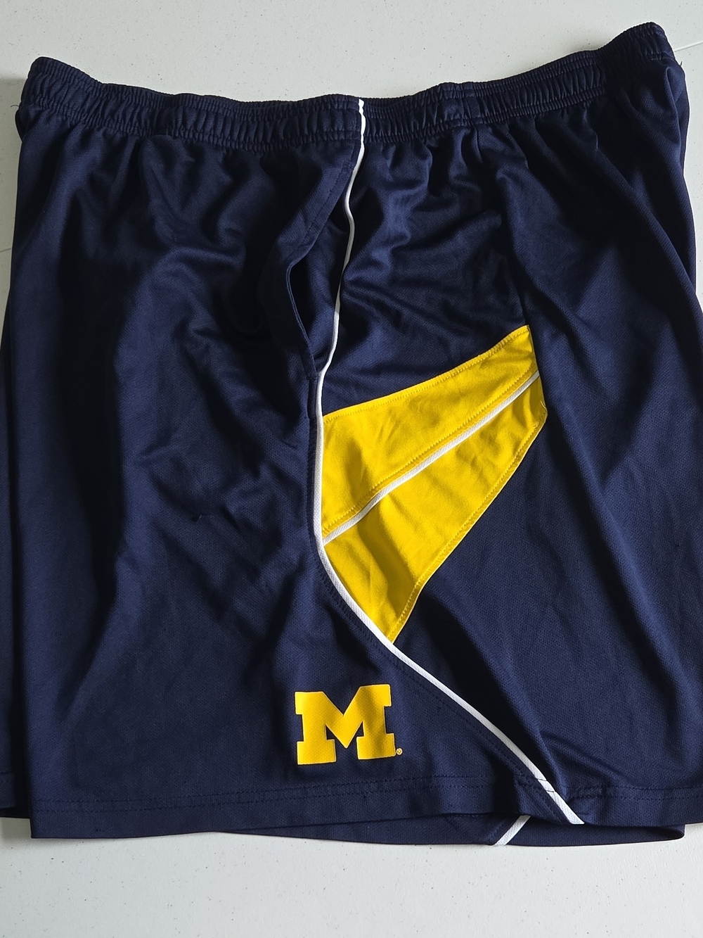 Pro Edge U Of Michigan Wolverines Navy and Yellow Athletic Shorts 2XL 44/46